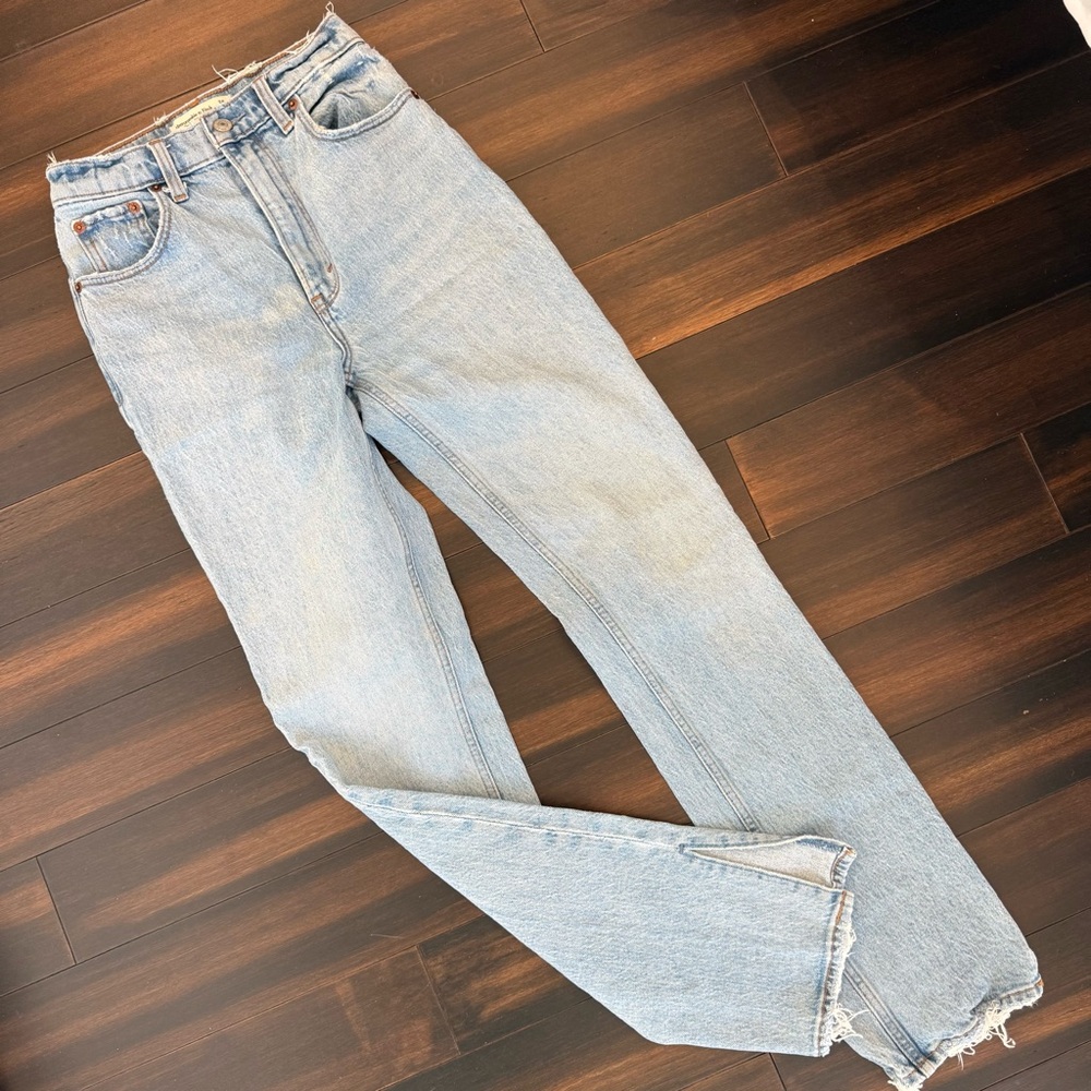 Size 24/ Abercrombie & Fitch ’90s Light Blue Straight Leg Jeans Ultra High Rise